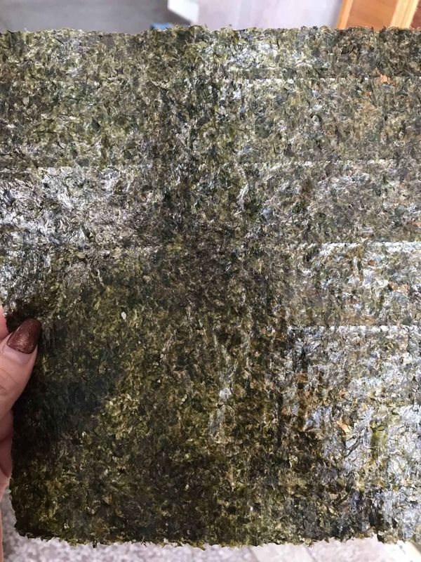 Βαθμολογήστε μια ξηρά ψημένη διακόσμηση τροφίμων φύλλων φυκιών σουσιών Nori φυκιών